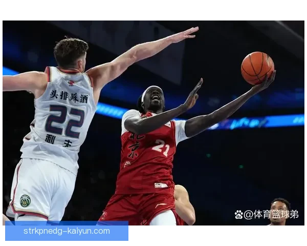 贝肯鲍尔战术再现，团队节奏控制助力球队迎来关键胜利，表现亮眼。