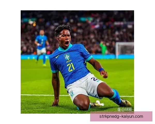 足球新秀焦点：新一届年轻球员表现持续提升受关注